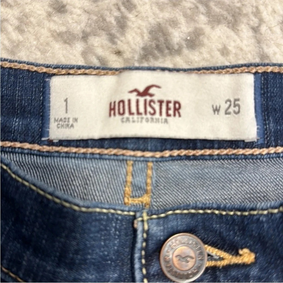 Hollister lot of 2 shorts. Distressed and Mom shorts size 1/25. - Picture 11 of 11